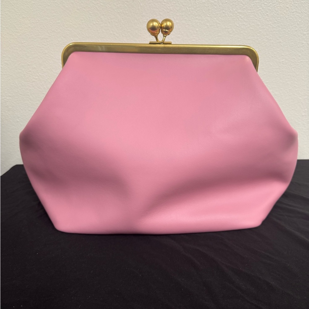 EUC Large Pink Coach Kisslock